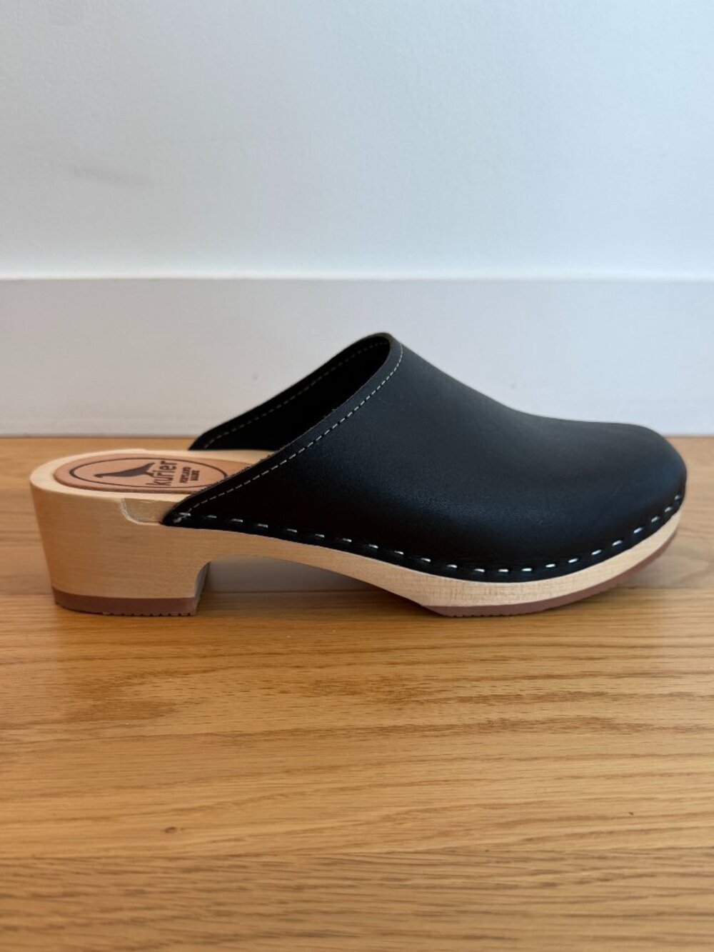Kurier Clogs Women Size 40 (9) Low Wooden Heel Black Leather Slip On